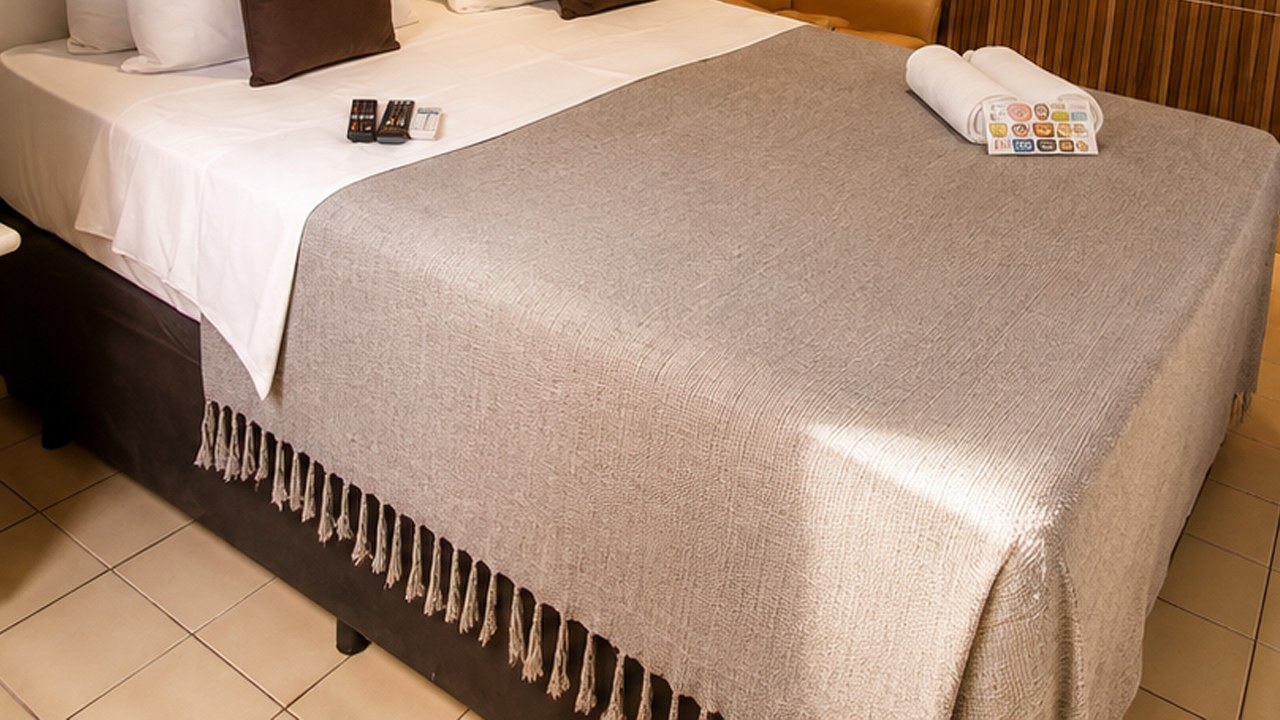 Quarto Standard para casal no Hotel Pousada Iracemar, Praia da Enseada, Guarujá